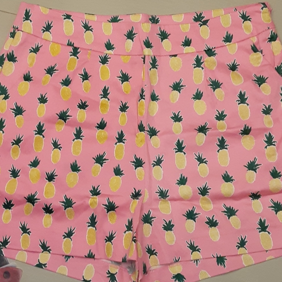 Mark. Pants - NWT Pineapple patterned Shorts